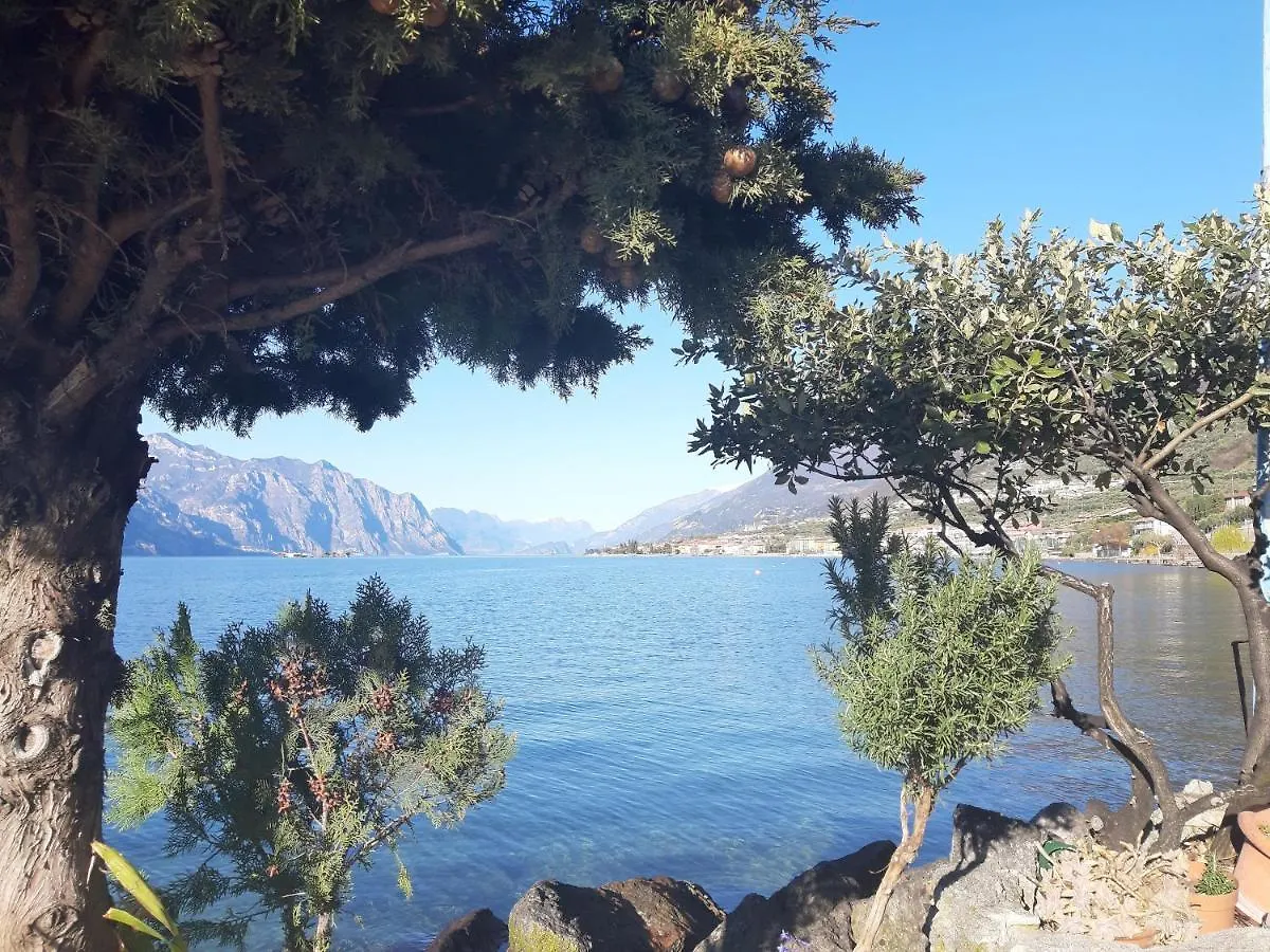 Appartamenti Prima Luce Brenzone sul Garda Apartment
