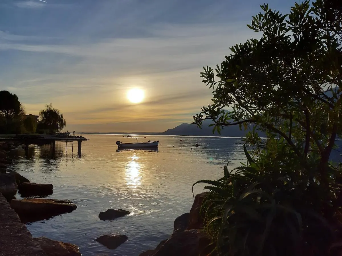 Apartment Appartamenti Prima Luce Brenzone sul Garda Italy