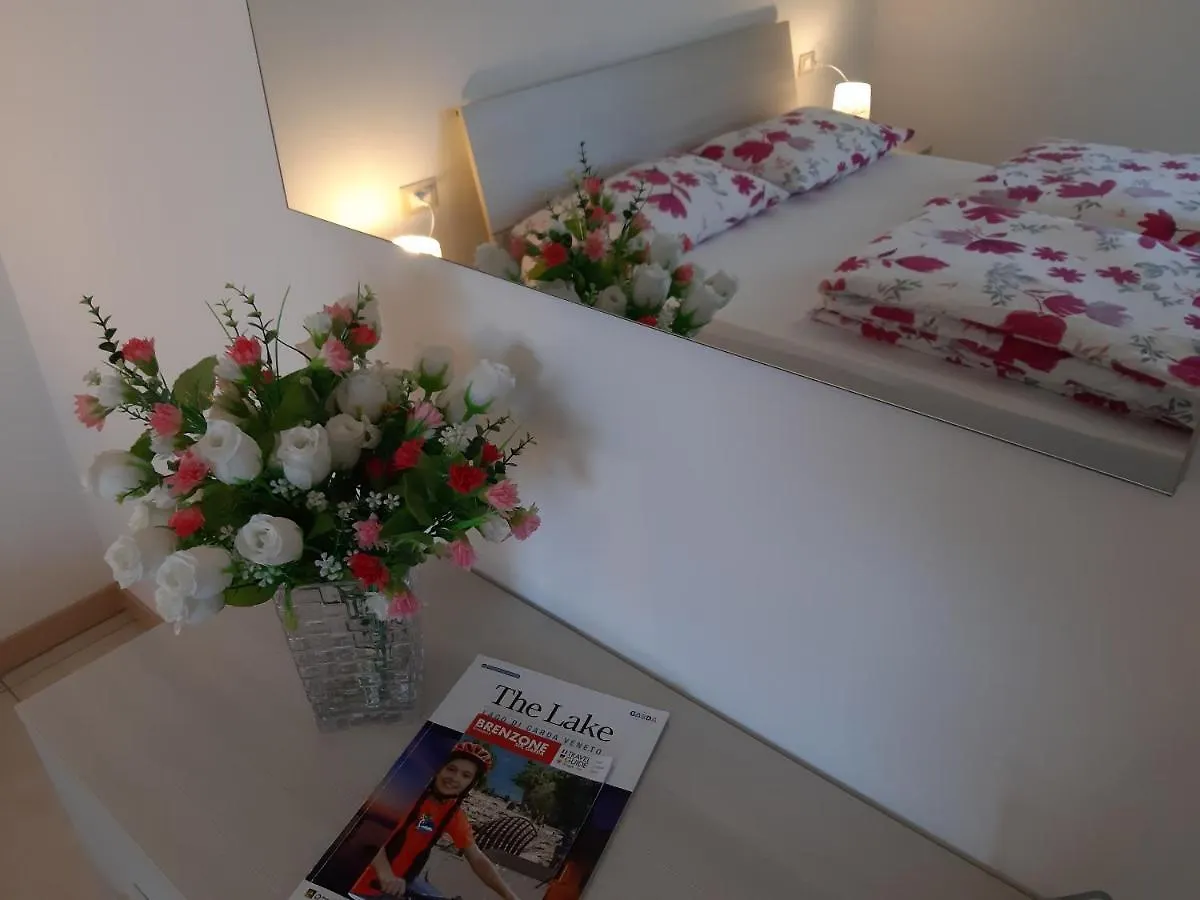 Apartment Appartamenti Prima Luce Brenzone sul Garda Italy